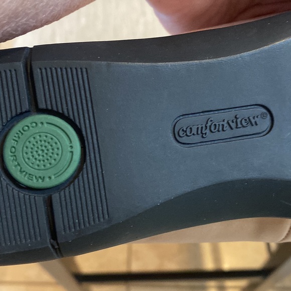 Comfortview NEW Gold Metallic Round Toe Size 12 Women’s Loafers - Picture 2 of 16